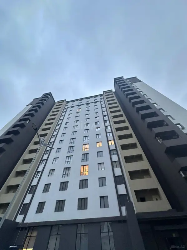 Satılır 4 otaqlı mənzil 160 m²