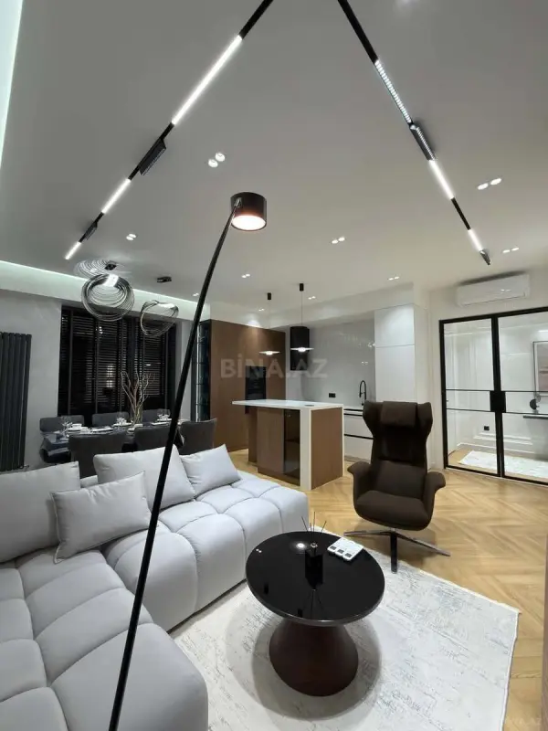 Kirayə verilir 2 otaqlı mənzil 90 m²