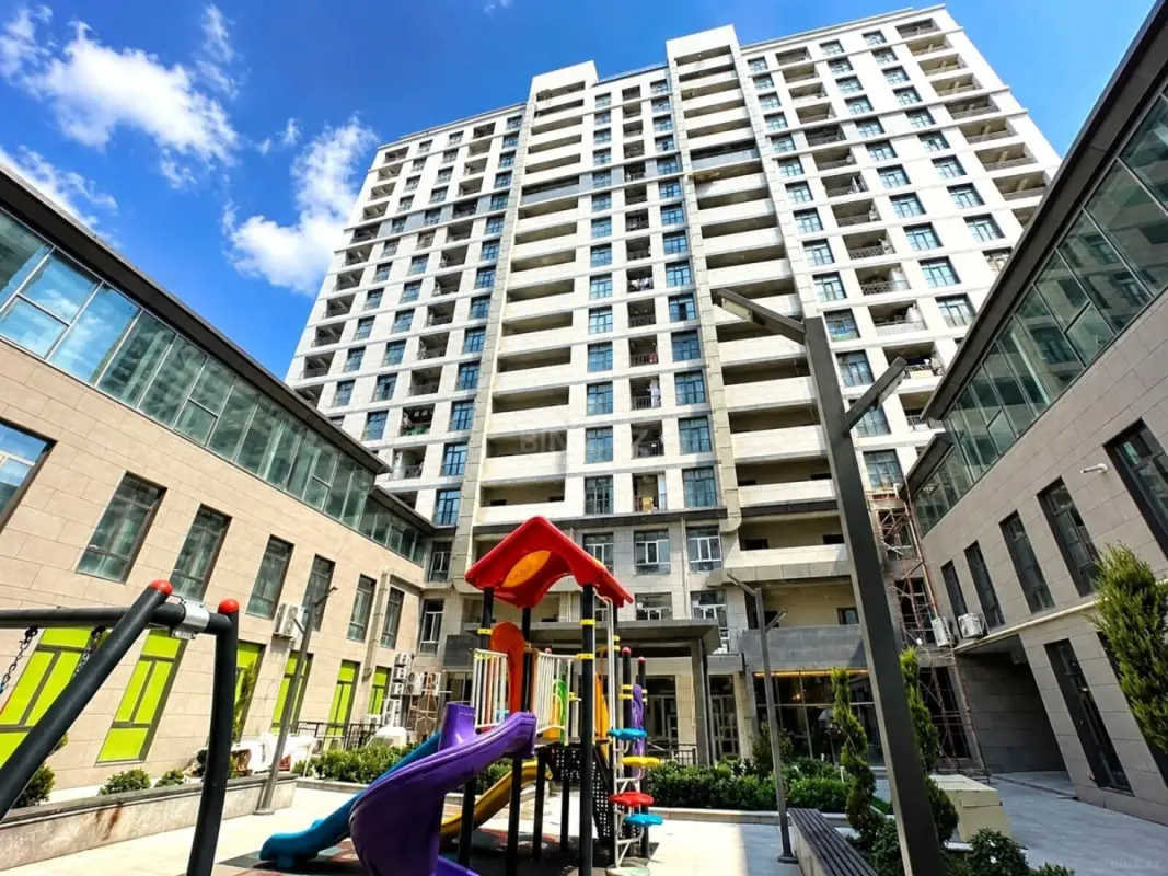Satılır 3 otaqlı mənzil 146 m²