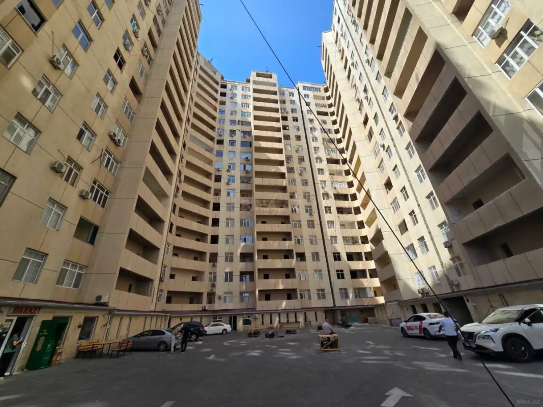 Satılır 3 otaqlı mənzil 145 m²