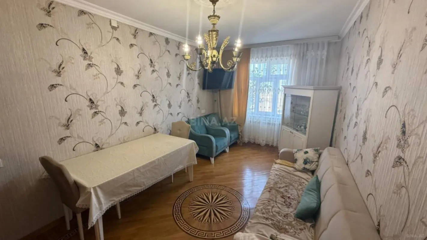 Satılır 4 otaqlı mənzil 100 m²