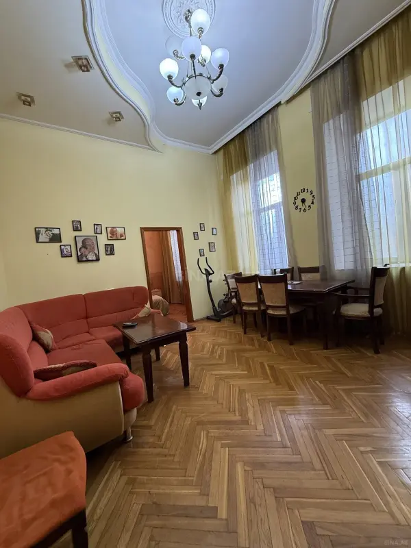 Satılır 4 otaqlı mənzil 100 m²