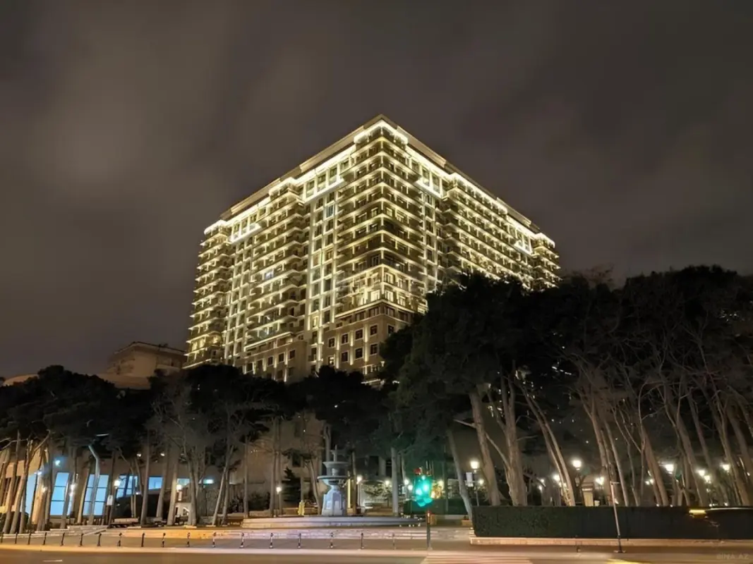Kirayə verilir 3 otaqlı mənzil 160 m²