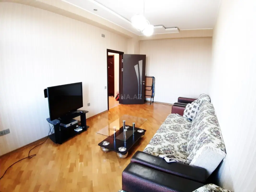 Kirayə verilir 2 otaqlı mənzil 75 m²