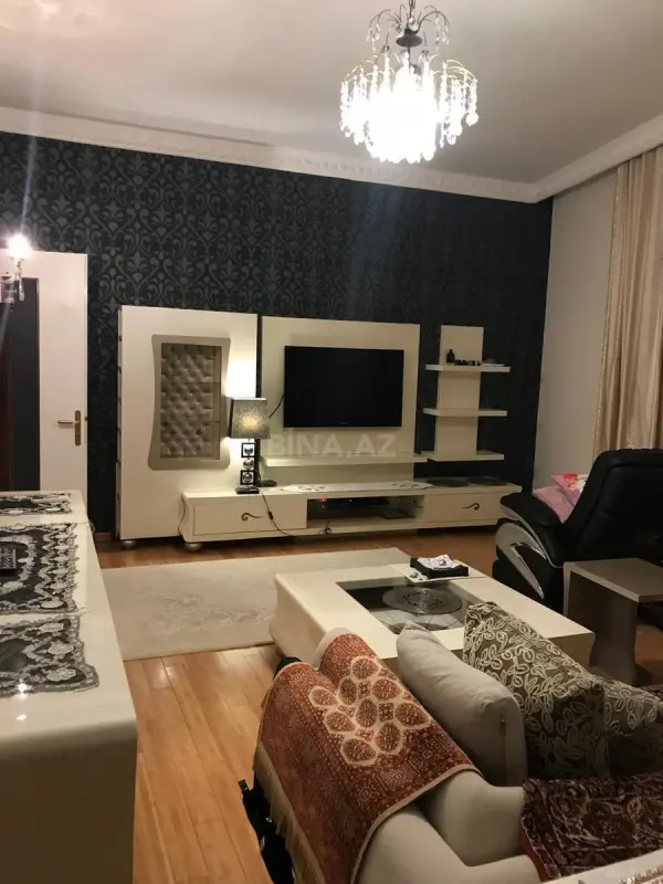 Satılır 2 otaqlı mənzil 99 m²