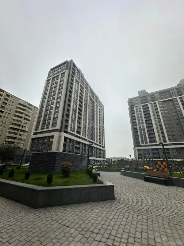 Satılır 1 otaqlı mənzil 69 m²