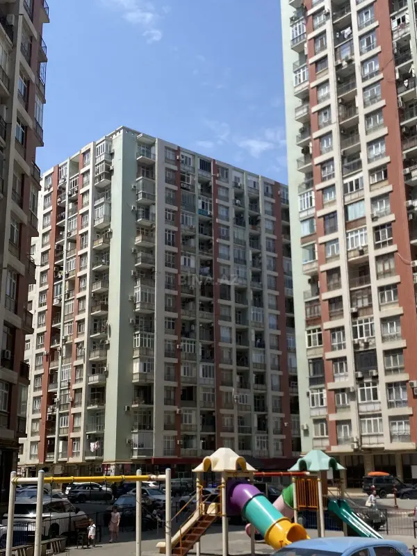 Kirayə verilir 3 otaqlı mənzil 130 m²