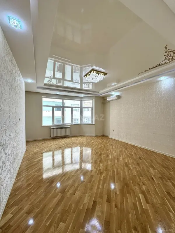 Satılır 3 otaqlı mənzil 120 m²