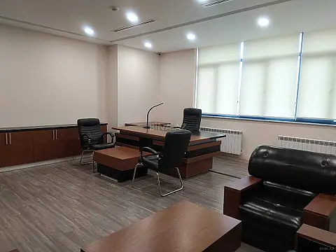 Kirayə verilir 10 otaqlı ofis 340 m² — Bakı 10 otaq 340.00 m²
