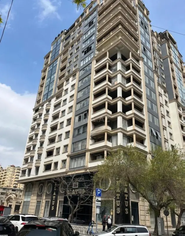 Satılır 2 otaqlı mənzil 78 m²