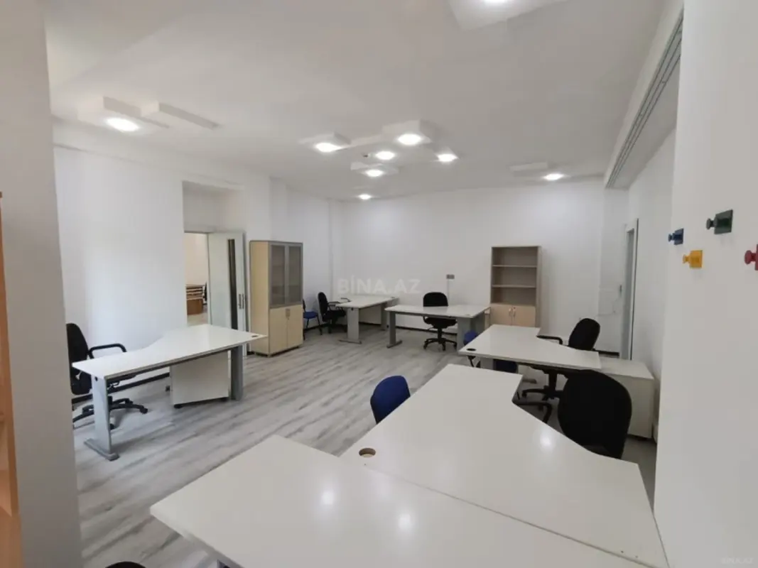 Kirayə verilir 2 otaqlı ofis 70 m²