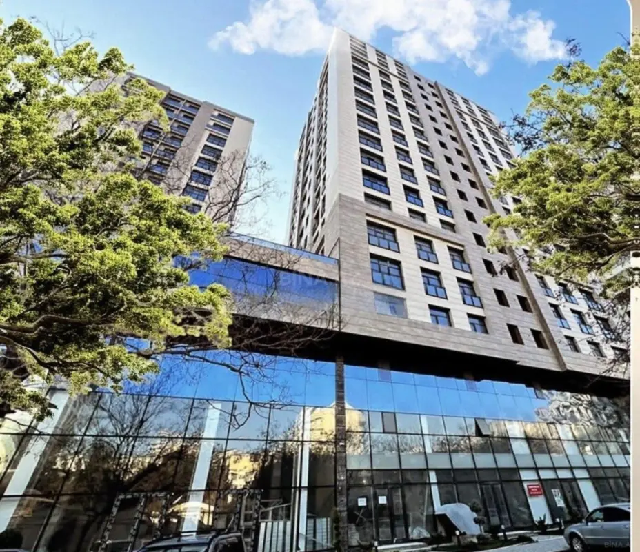 Satılır 3 otaqlı mənzil 124 m²