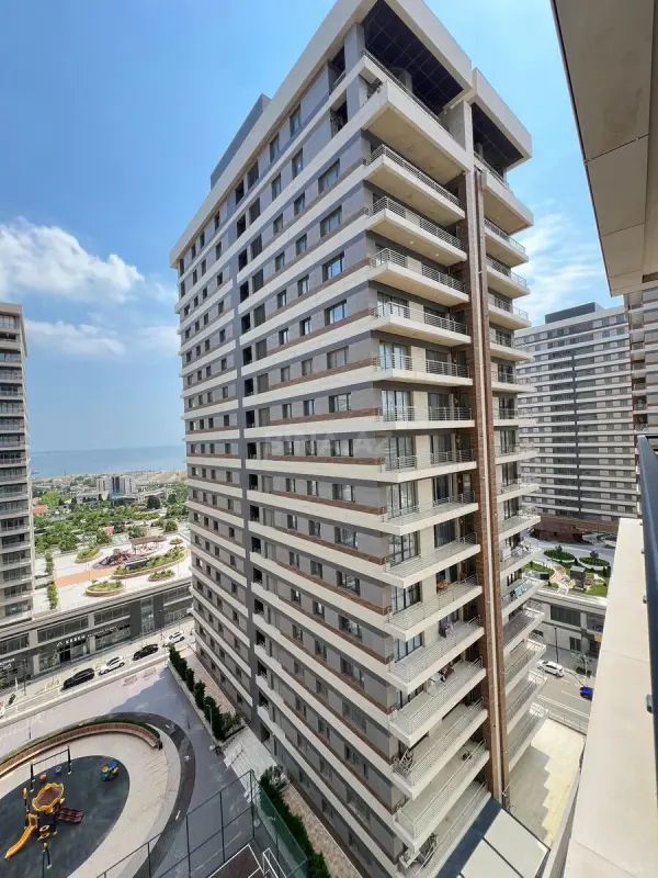Satılır 3 otaqlı mənzil 157 m²