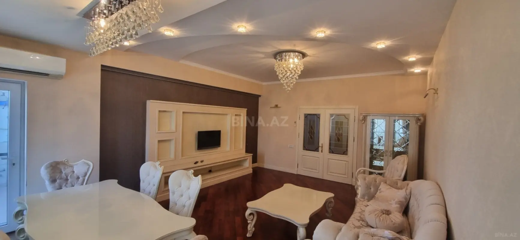 Kirayə verilir 3 otaqlı mənzil 137 m²