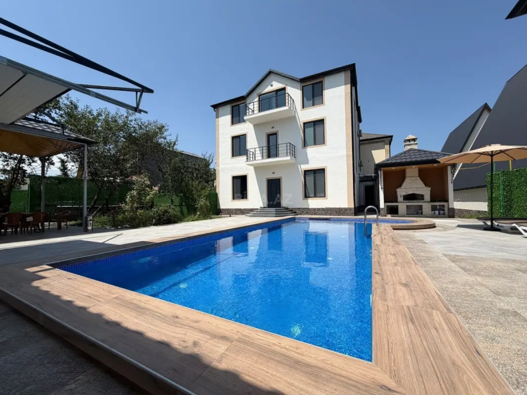 Kirayə verilir 6 otaqlı həyət evi 600 m²