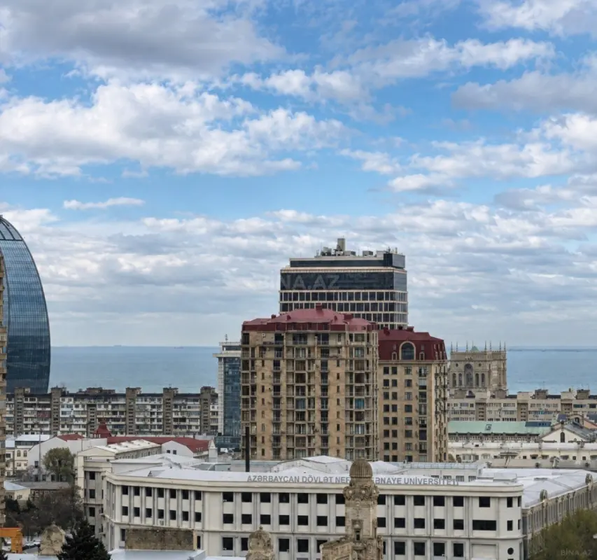 Satılır 3 otaqlı mənzil 110 m²