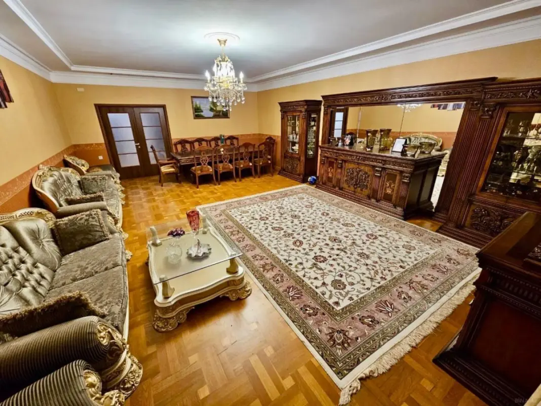 Kirayə verilir 3 otaqlı mənzil 149 m²