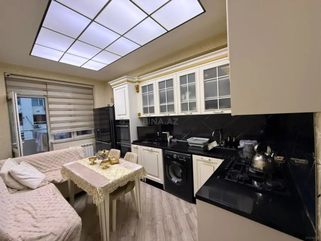 Satılır 3 otaqlı mənzil 117 m²