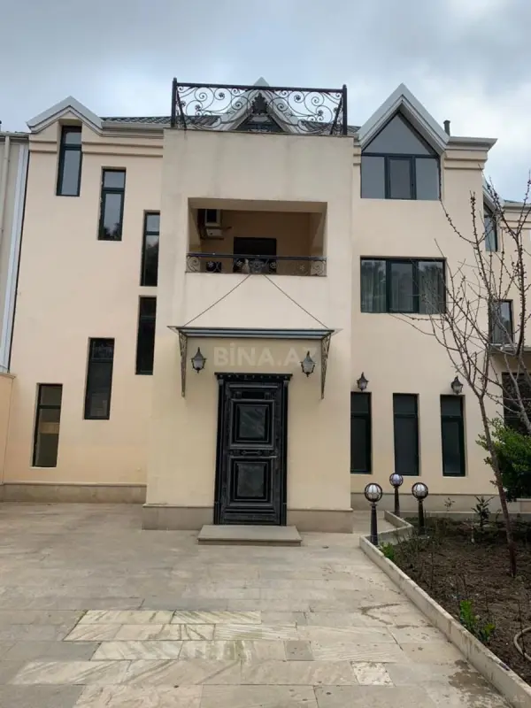 Kirayə verilir 7 otaqlı həyət evi 450 m²