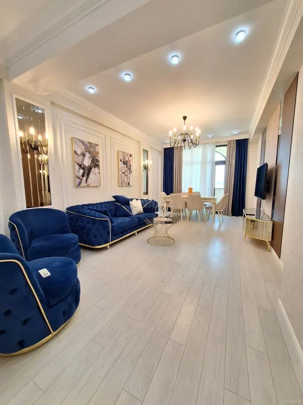 Satılır 3 otaqlı mənzil 112 m²