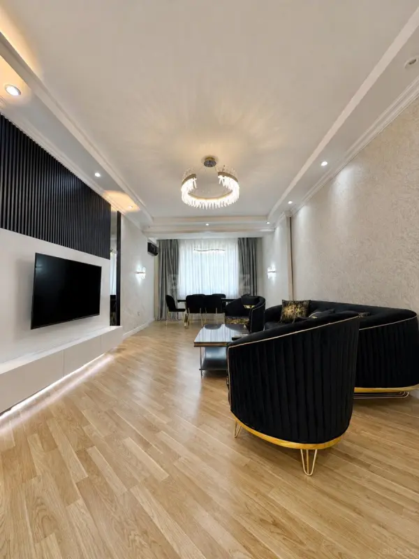 Satılır 2 otaqlı mənzil 99 m²