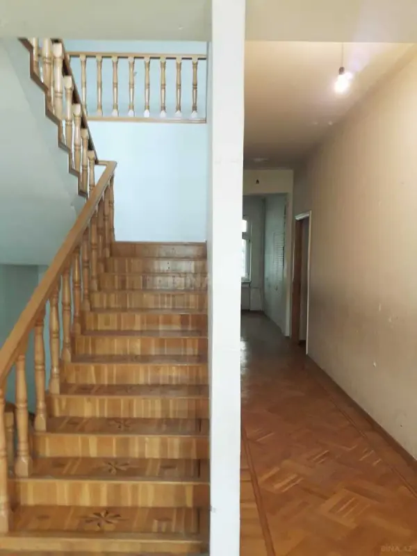 Kirayə verilir 12 otaqlı həyət evi 480 m²