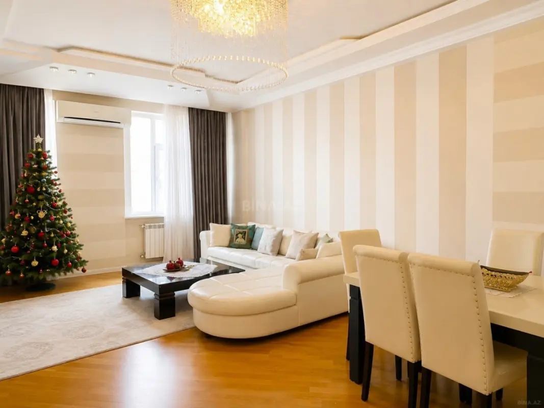 Satılır 3 otaqlı mənzil 150 m²