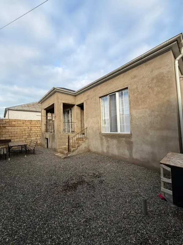 Satılır 4 otaqlı həyət evi 135 m²