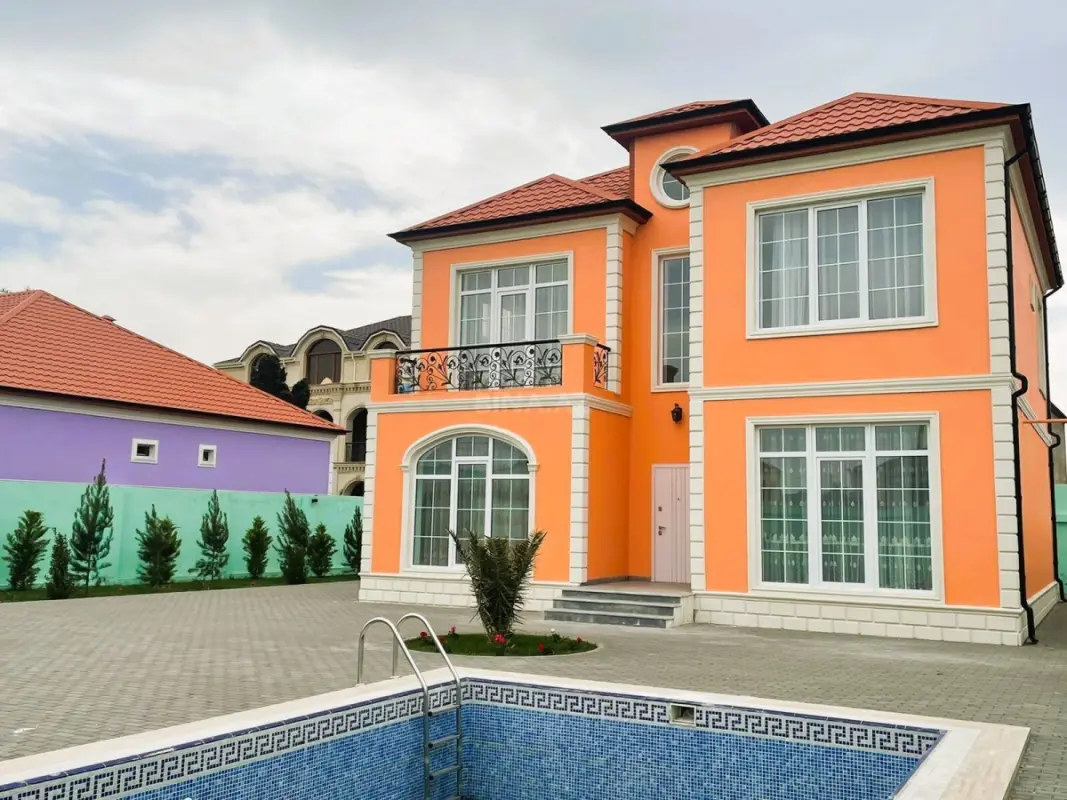 Satılır 6 otaqlı həyət evi 237 m²
