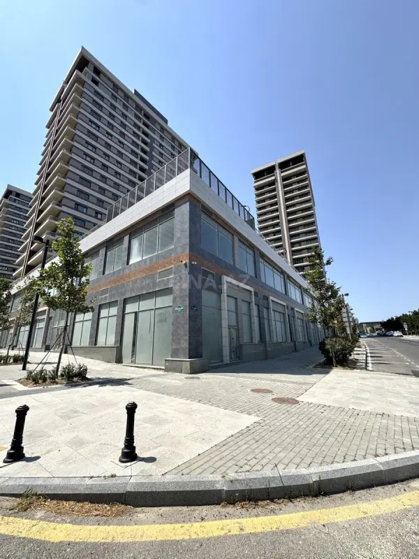 Satılır 4 otaqlı mənzil 157 m²