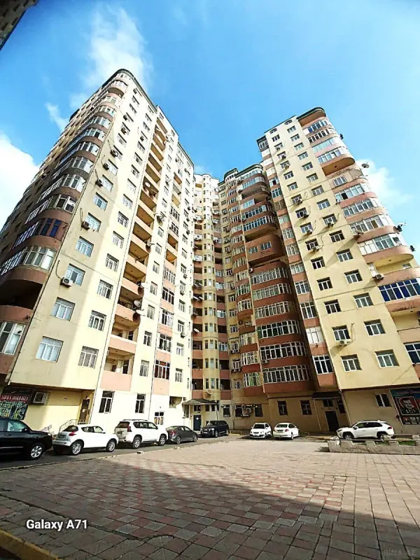 Satılır 3 otaqlı mənzil 150 m²