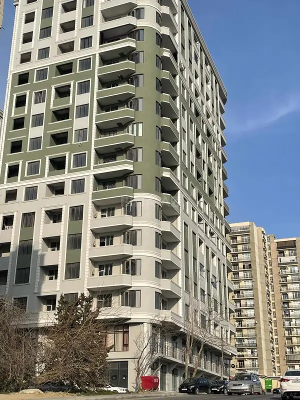 Satılır 2 otaqlı mənzil 82 m²