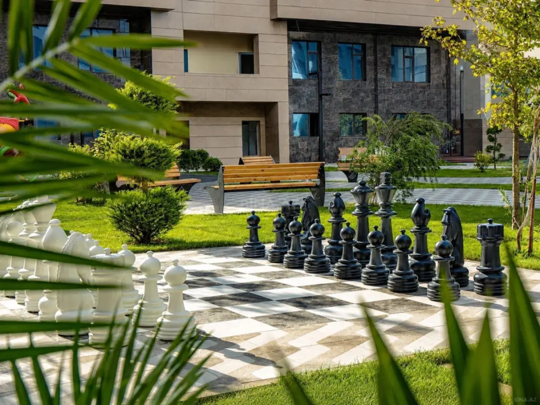 Satılır 4 otaqlı mənzil 149 m²