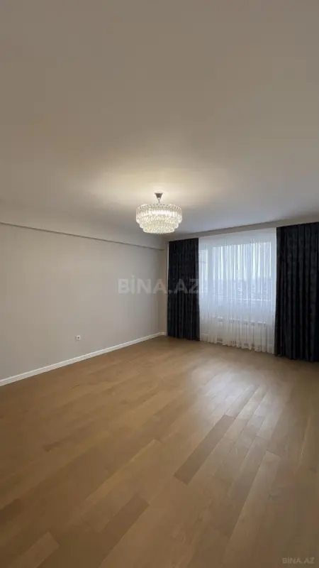 Satılır 3 otaqlı mənzil 117 m²