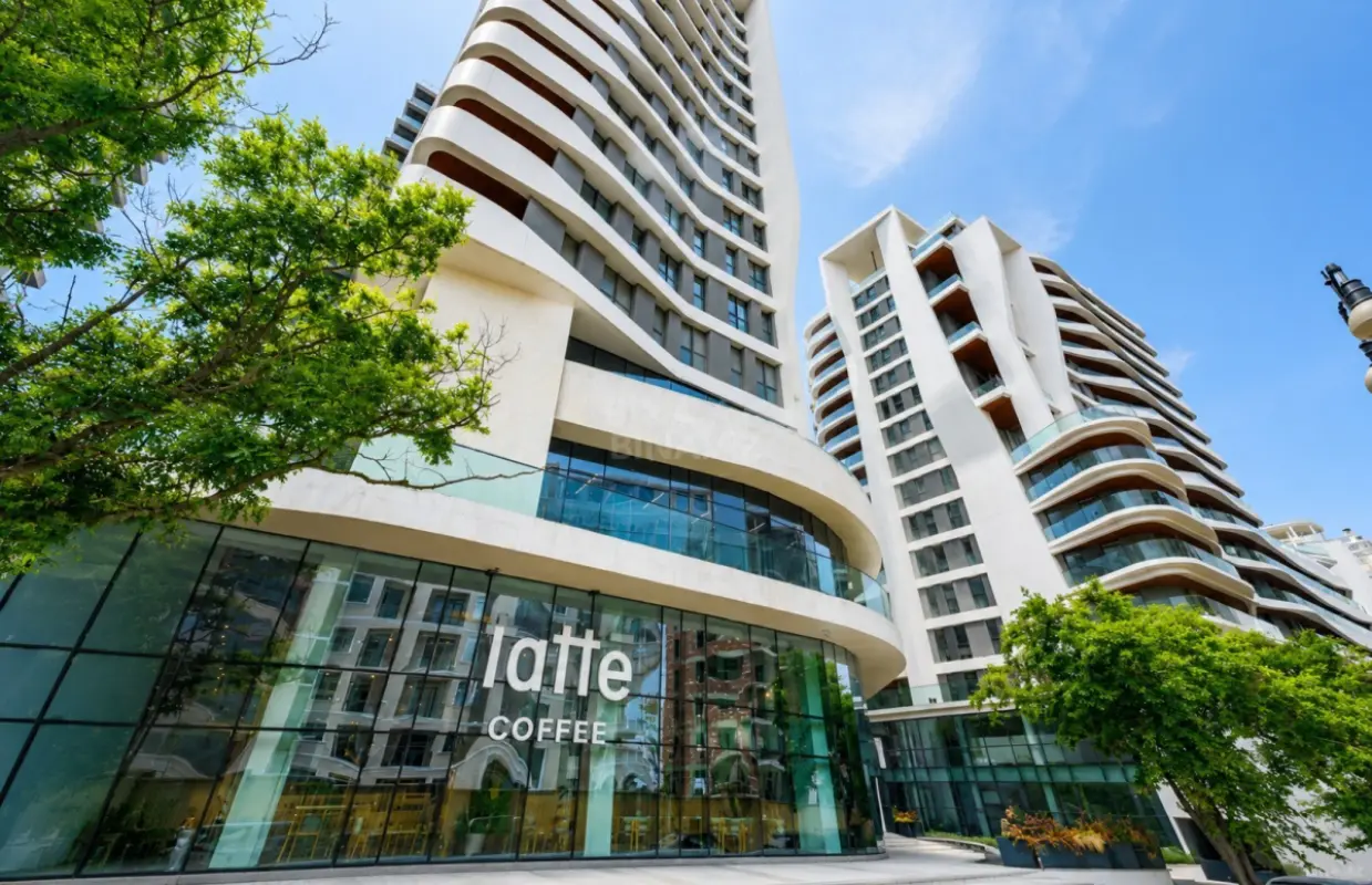 Satılır 5 otaqlı mənzil 230 m²
