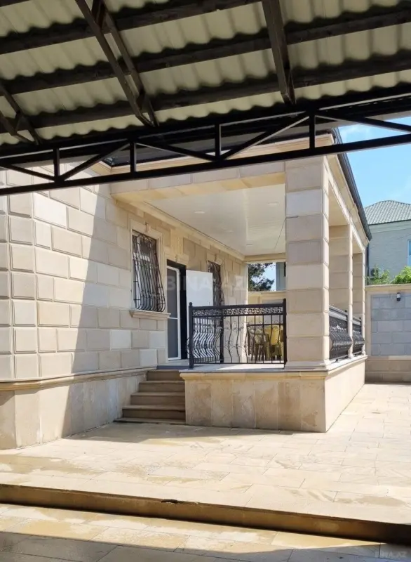Satılır 4 otaqlı həyət evi 180 m²