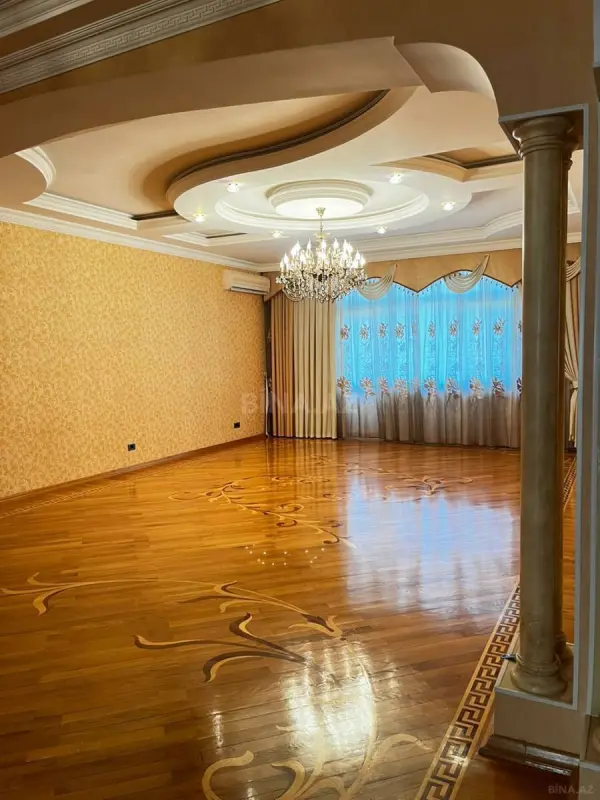 Satılır 4 otaqlı mənzil 220 m²