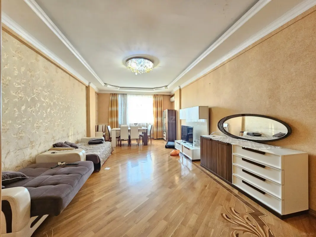 Satılır 3 otaqlı mənzil 163 m²
