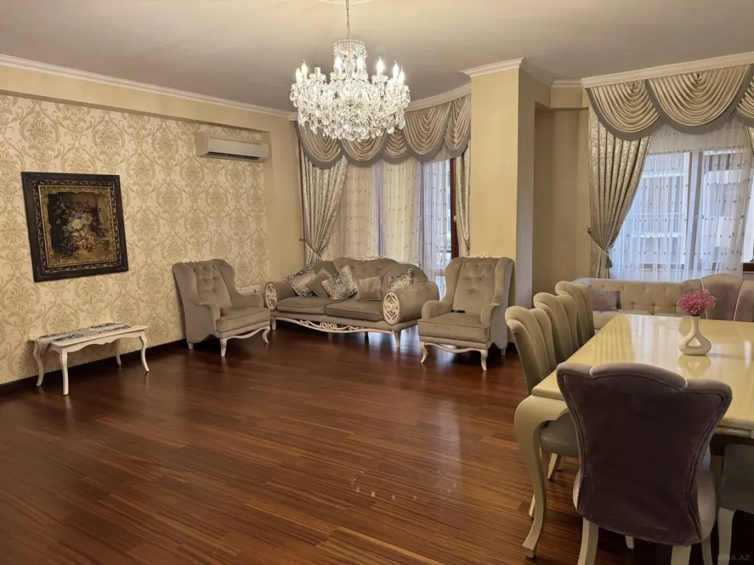 Satılır 3 otaqlı mənzil 168 m²