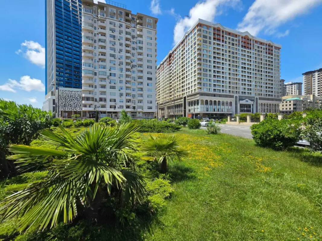Satılır 4 otaqlı mənzil 181 m²