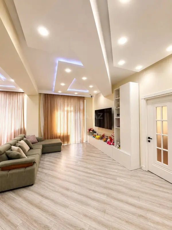 Satılır 3 otaqlı mənzil 108 m²