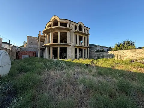 Satılır 7 otaqlı həyət evi 400 m² — Bakı, Badamdar 7 otaq 400.00 m²
