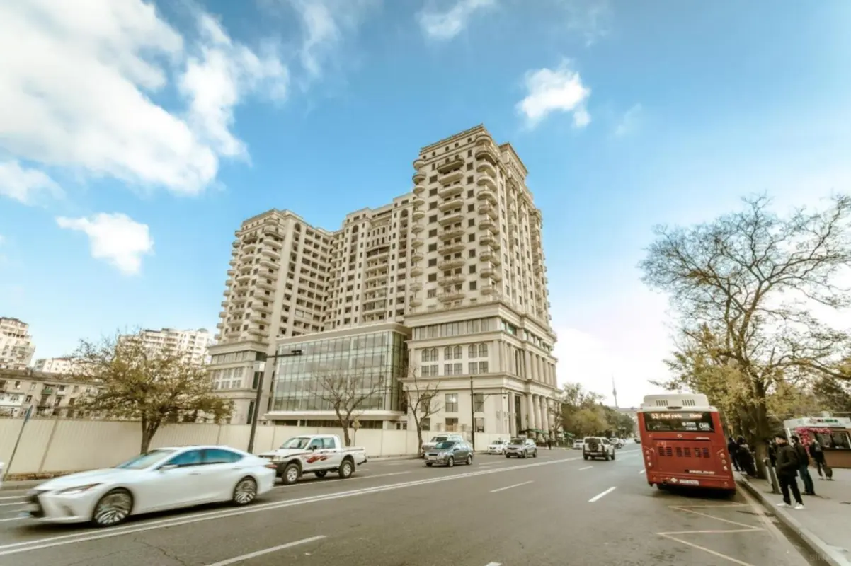 Satılır 4 otaqlı mənzil 147.8 m²