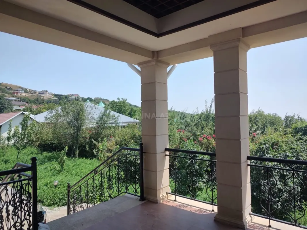 Satılır 4 otaqlı həyət evi 300 m²