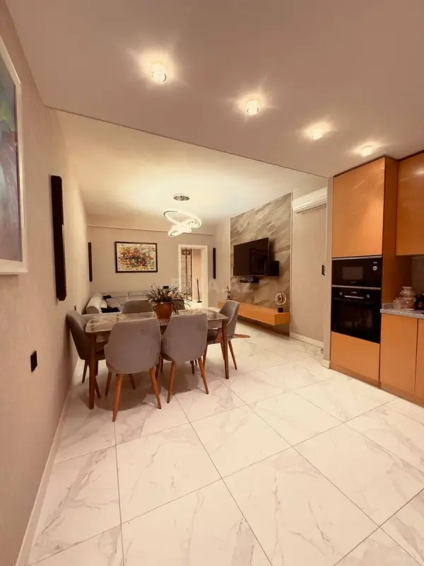 Satılır 3 otaqlı mənzil 102 m²