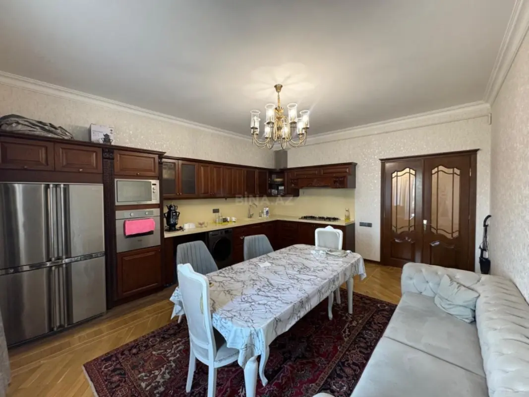 Satılır 3 otaqlı mənzil 150 m²