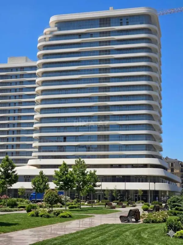 Satılır 3 otaqlı mənzil 180 m²