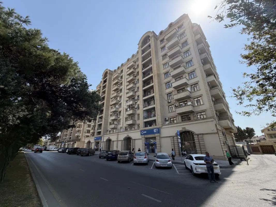 Satılır 3 otaqlı mənzil 92 m²