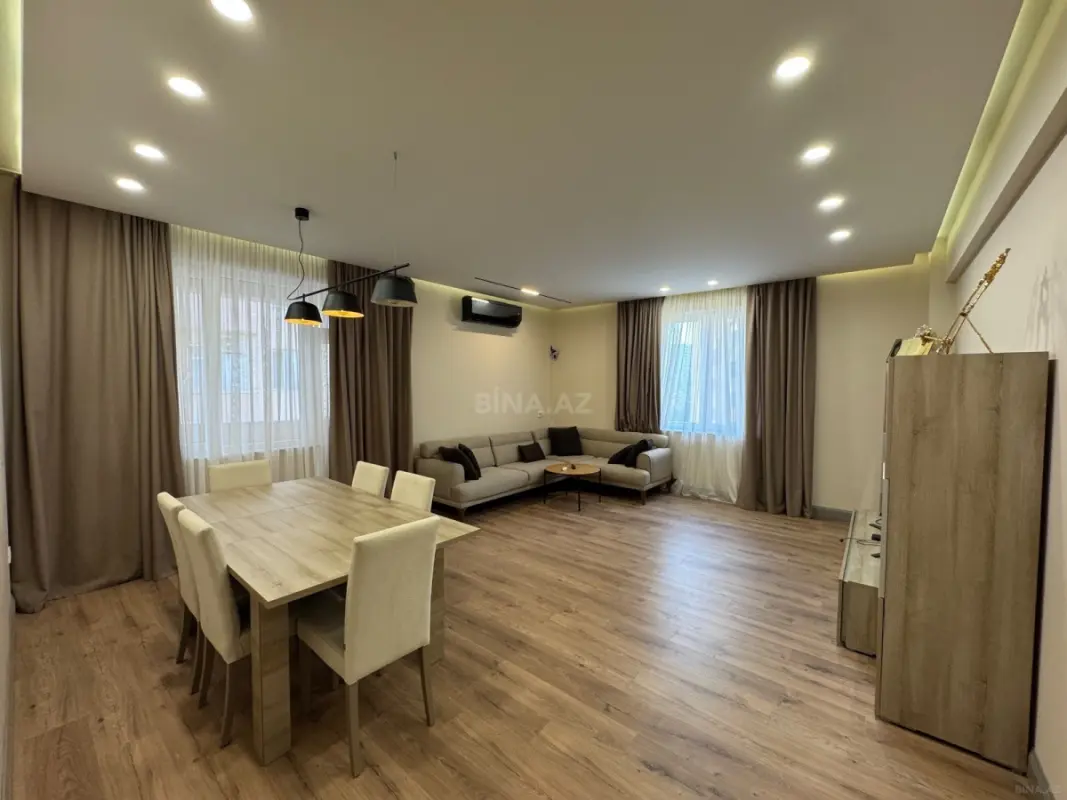 Satılır 4 otaqlı mənzil 182 m²