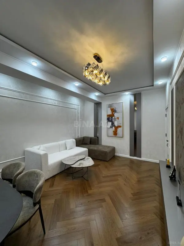 Satılır 2 otaqlı mənzil 85 m²